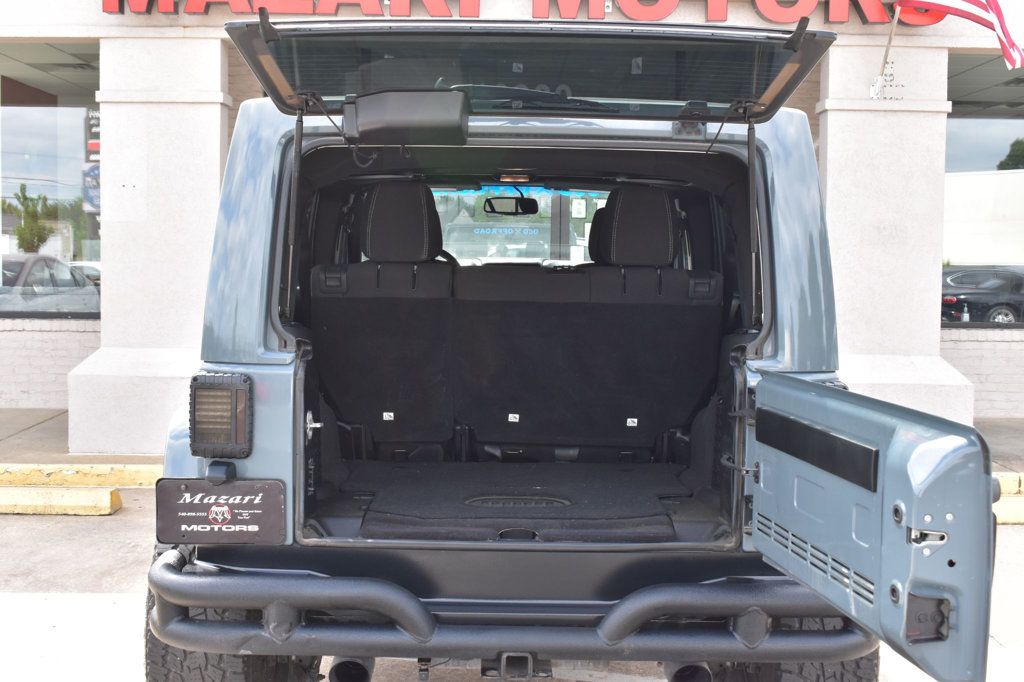 2015 Jeep Wrangler Unlimited 4WD 4dr Sahara - 23037905 - 33