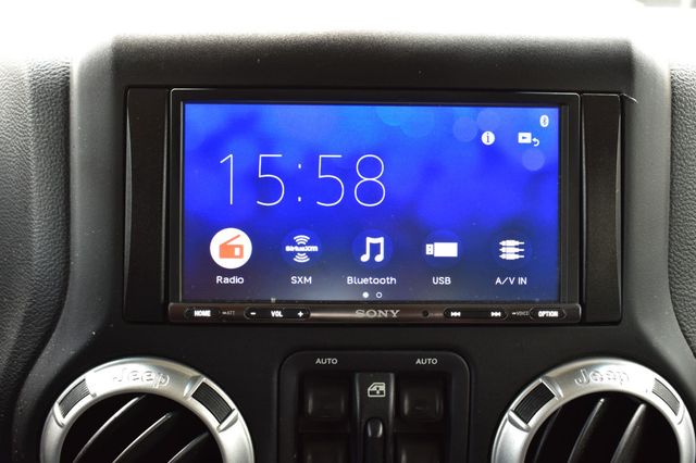 2015 Jeep Wrangler Unlimited 4WD 4dr Sahara - 23037905 - 36