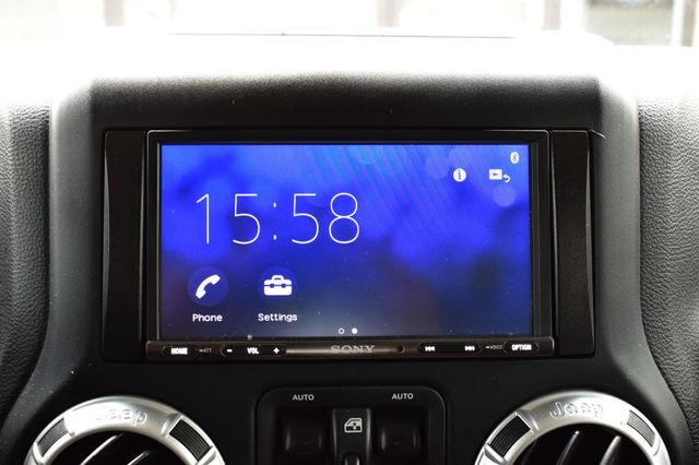 2015 Jeep Wrangler Unlimited 4WD 4dr Sahara - 23037905 - 37
