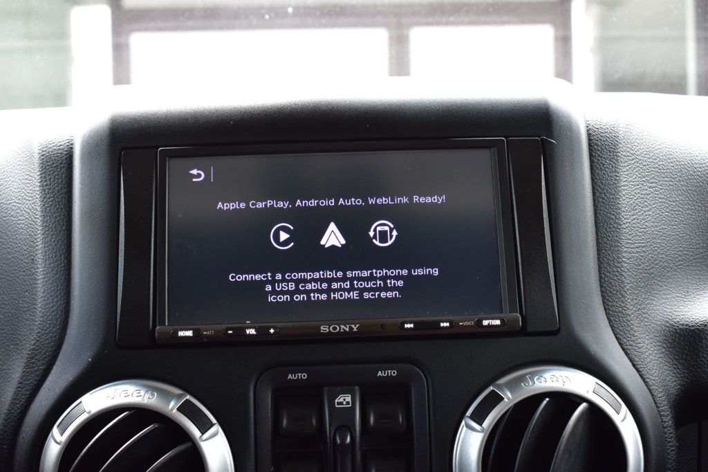 2015 Jeep Wrangler Unlimited 4WD 4dr Sahara - 23037905 - 41