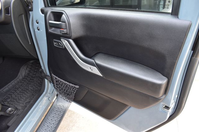 2015 Jeep Wrangler Unlimited 4WD 4dr Sahara - 23037905 - 43