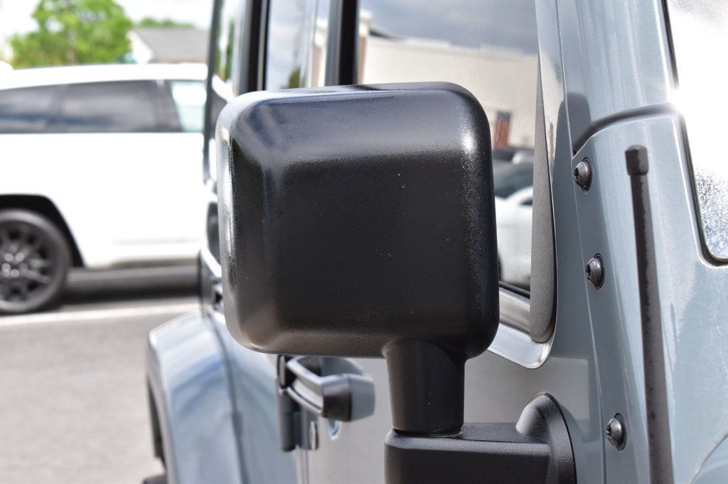 2015 Jeep Wrangler Unlimited 4WD 4dr Sahara - 23037905 - 45