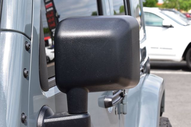 2015 Jeep Wrangler Unlimited 4WD 4dr Sahara - 23037905 - 46