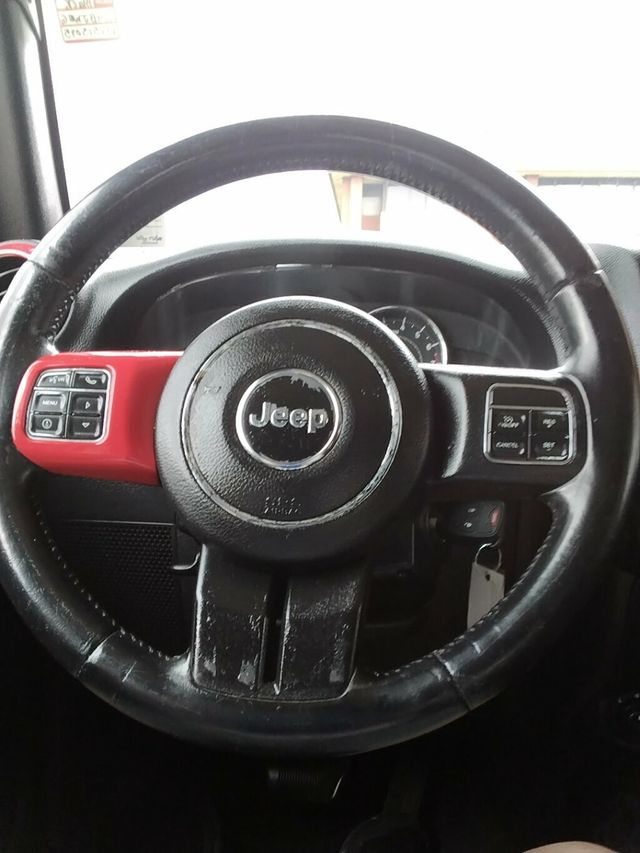 2015 Jeep Wrangler Unlimited 4WD 4dr Sahara - 23043135 - 13