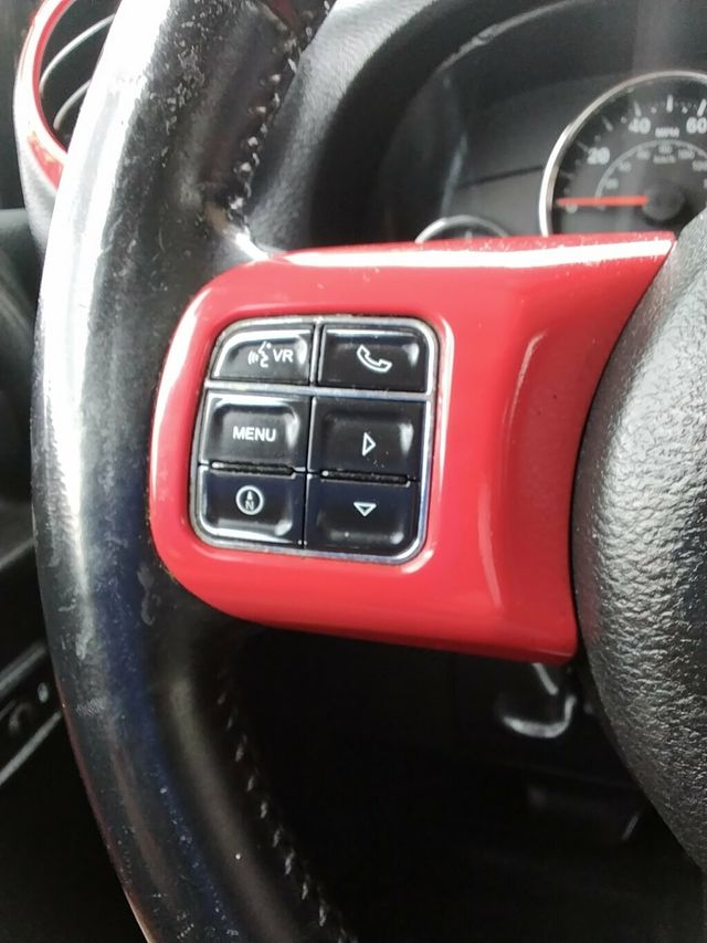 2015 Jeep Wrangler Unlimited 4WD 4dr Sahara - 23043135 - 14