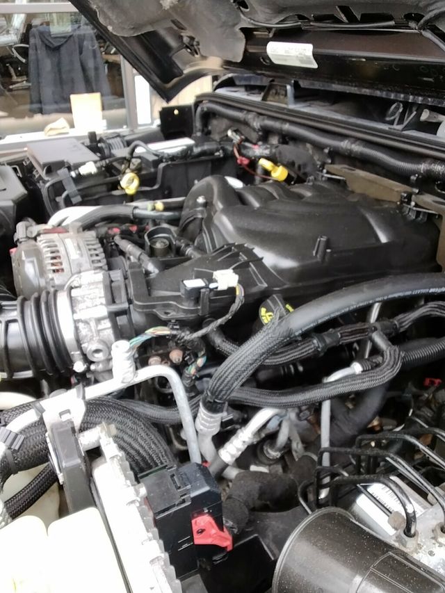 2015 Jeep Wrangler Unlimited 4WD 4dr Sahara - 23043135 - 25