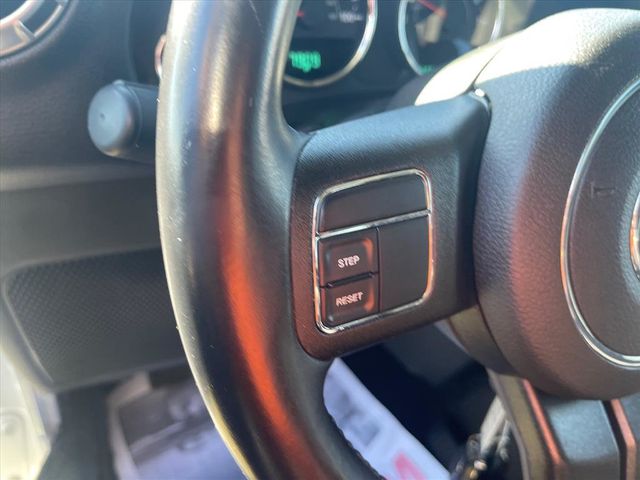 2015 Jeep Wrangler Unlimited 4WD 4dr Sahara - 22972225 - 9