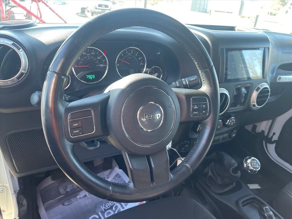 2015 Jeep Wrangler Unlimited 4WD 4dr Sahara - 22972225 - 10