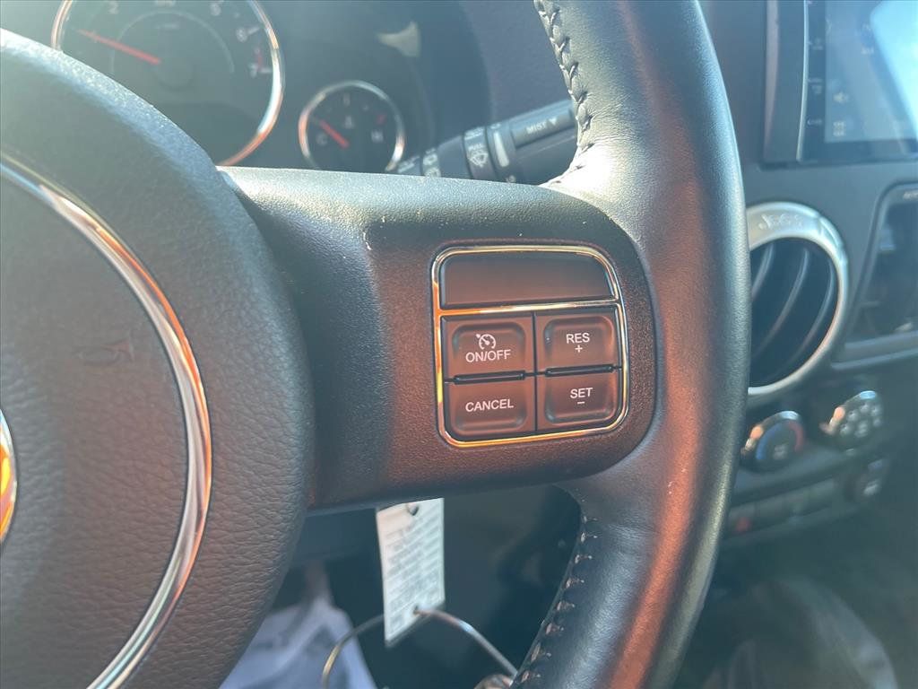 2015 Jeep Wrangler Unlimited 4WD 4dr Sahara - 22972225 - 11