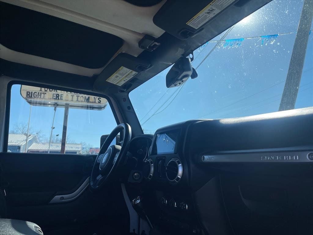 2015 Jeep Wrangler Unlimited 4WD 4dr Sahara - 22972225 - 20