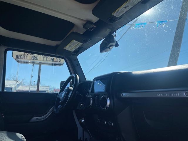 2015 Jeep Wrangler Unlimited 4WD 4dr Sahara - 22972225 - 20