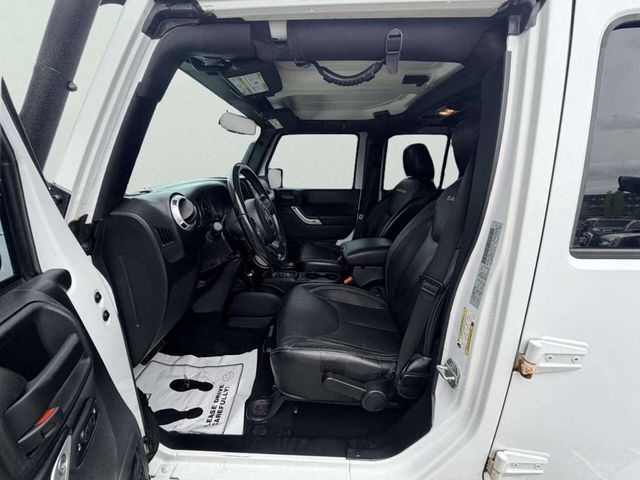 2015 Jeep Wrangler Unlimited 4WD 4dr Sahara - 23018669 - 15