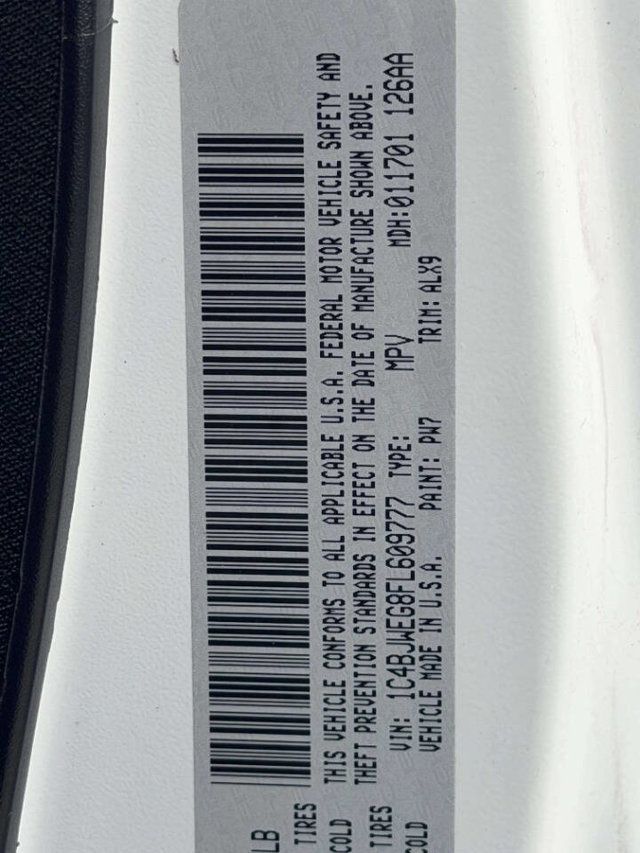 2015 Jeep Wrangler Unlimited 4WD 4dr Sahara - 23018669 - 17