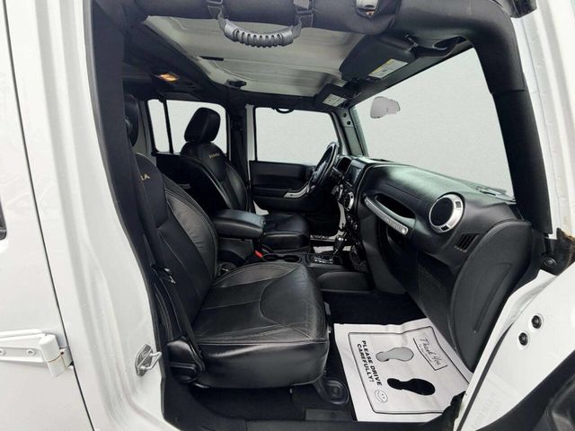 2015 Jeep Wrangler Unlimited 4WD 4dr Sahara - 23018669 - 24