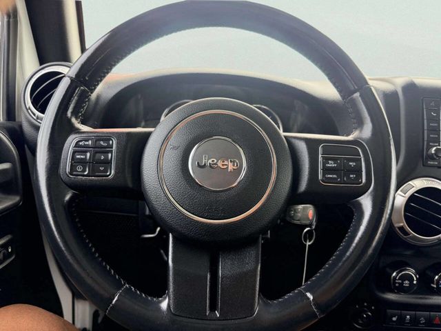 2015 Jeep Wrangler Unlimited 4WD 4dr Sahara - 23018669 - 25