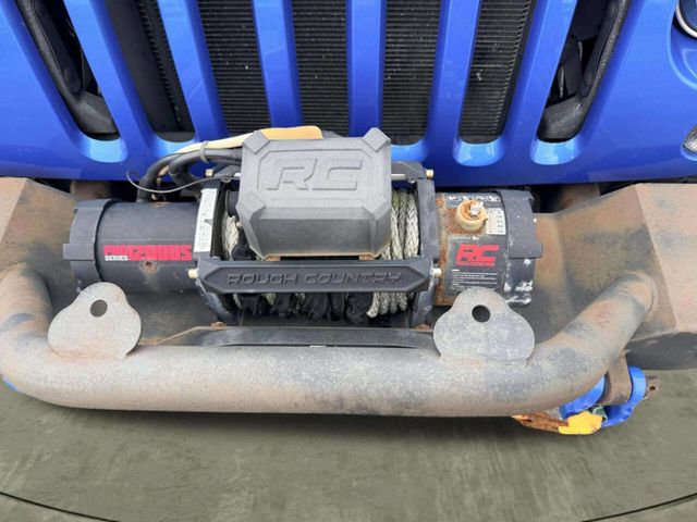 2015 Jeep Wrangler Unlimited 4WD 4dr Sahara - 23039373 - 11