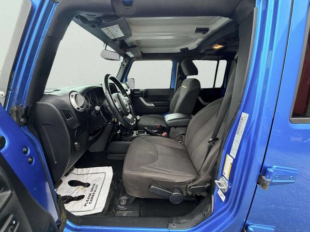2015 Jeep Wrangler Unlimited 4WD 4dr Sahara - 23039373 - 19