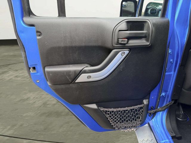 2015 Jeep Wrangler Unlimited 4WD 4dr Sahara - 23039373 - 23