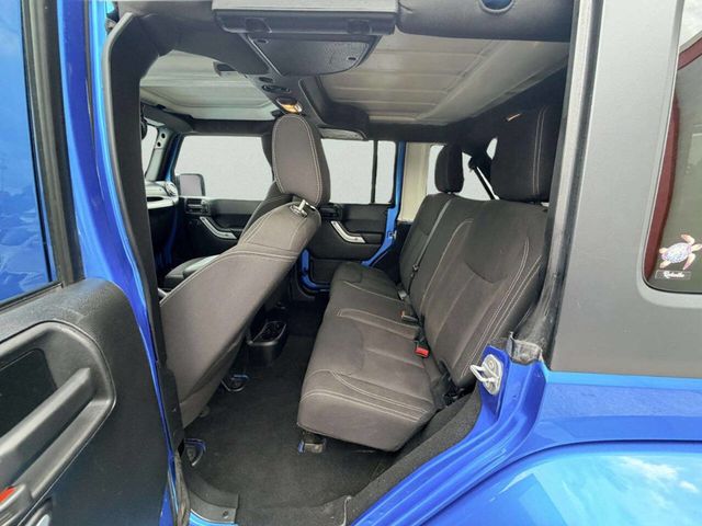 2015 Jeep Wrangler Unlimited 4WD 4dr Sahara - 23039373 - 24
