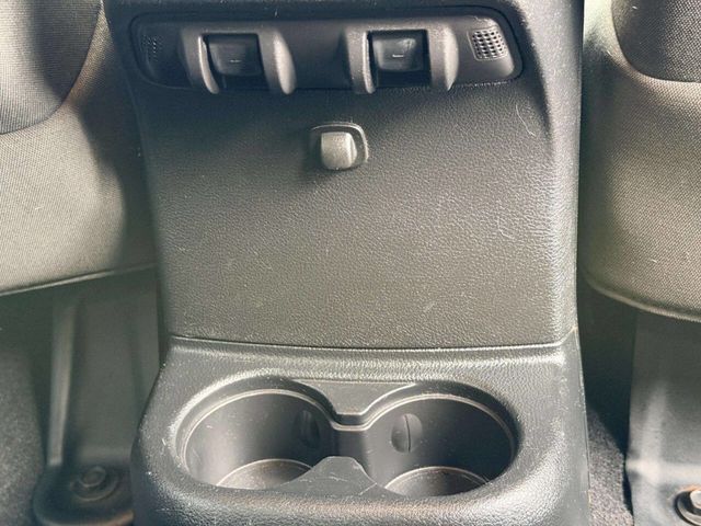 2015 Jeep Wrangler Unlimited 4WD 4dr Sahara - 23039373 - 29