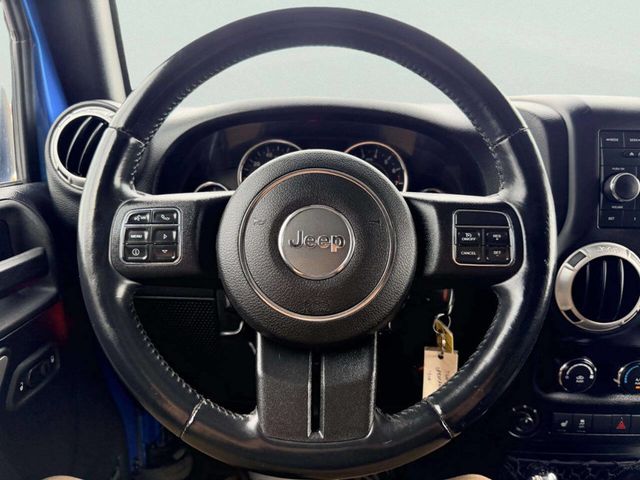 2015 Jeep Wrangler Unlimited 4WD 4dr Sahara - 23039373 - 32