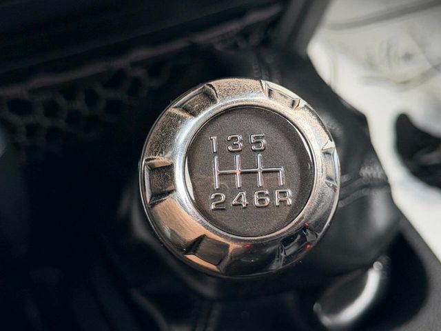 2015 Jeep Wrangler Unlimited 4WD 4dr Sahara - 23039373 - 39