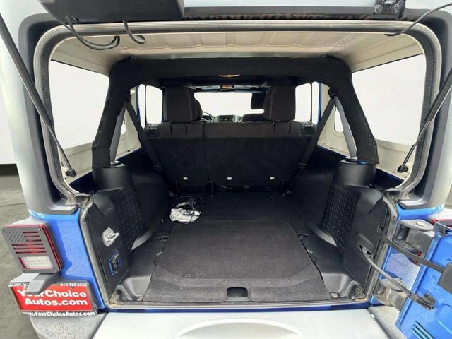 2015 Jeep Wrangler Unlimited 4WD 4dr Sahara - 23039373 - 5