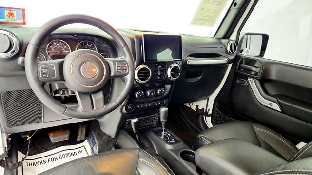 2015 Jeep Wrangler Unlimited 4WD 4dr Sahara - 23094582 - 11