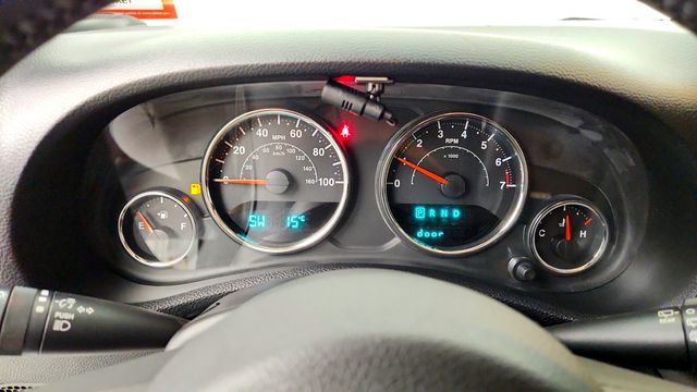 2015 Jeep Wrangler Unlimited 4WD 4dr Sahara - 23094582 - 13