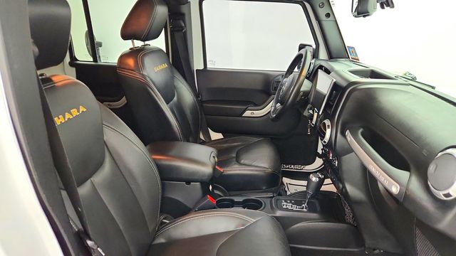 2015 Jeep Wrangler Unlimited 4WD 4dr Sahara - 23094582 - 21