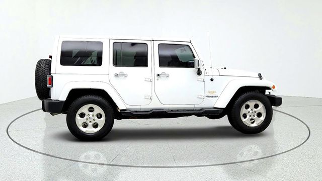 2015 Jeep Wrangler Unlimited 4WD 4dr Sahara - 23094582 - 3