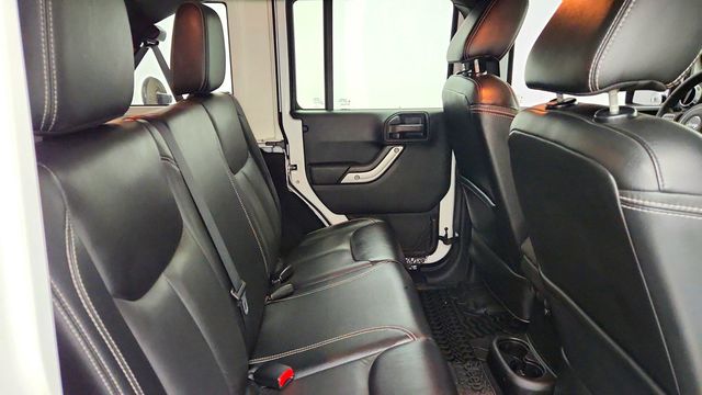 2015 Jeep Wrangler Unlimited 4WD 4dr Sahara w/ Hard Top, 5-Speed Auto, Leather & Uconnect Nav - 23094582 - 20