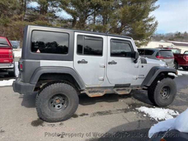 2015 Jeep Wrangler Unlimited 4WD 4dr Sport - 22993993 - 3