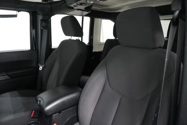 2015 Jeep Wrangler Unlimited 4WD 4dr Sport - 23002912 - 11
