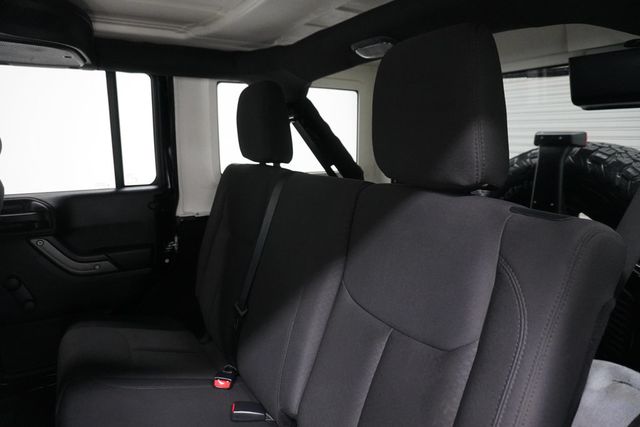 2015 Jeep Wrangler Unlimited 4WD 4dr Sport - 23002912 - 13