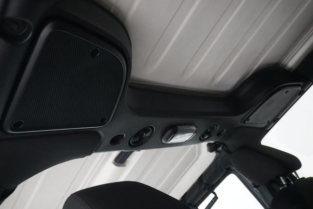 2015 Jeep Wrangler Unlimited 4WD 4dr Sport - 23002912 - 14