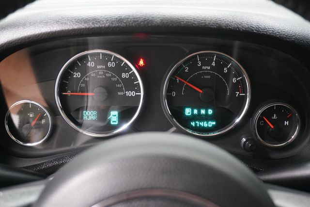 2015 Jeep Wrangler Unlimited 4WD 4dr Sport - 23002912 - 17