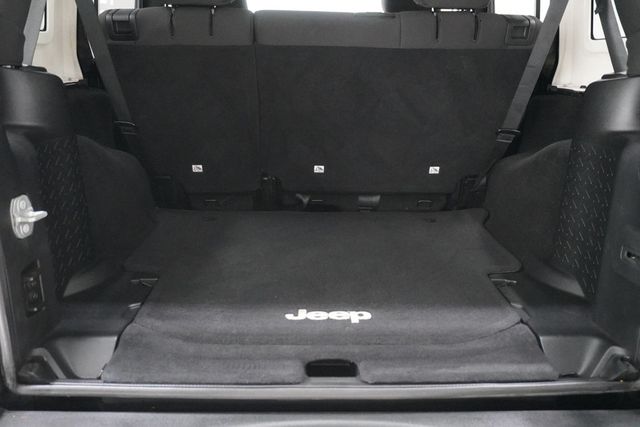 2015 Jeep Wrangler Unlimited 4WD 4dr Sport - 23002912 - 21