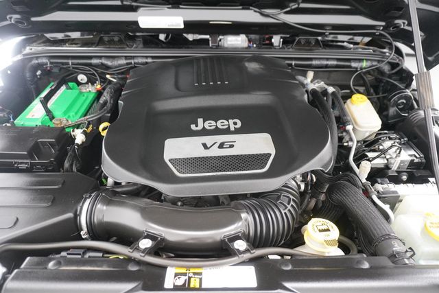 2015 Jeep Wrangler Unlimited 4WD 4dr Sport - 23002912 - 25