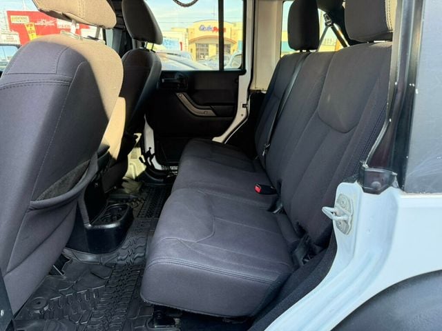 2015 Jeep Wrangler Unlimited 4WD 4dr Sport - 22989310 - 8