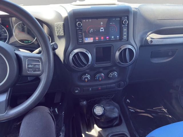 2015 Jeep Wrangler Unlimited 4WD 4dr Sport - 23031433 - 11