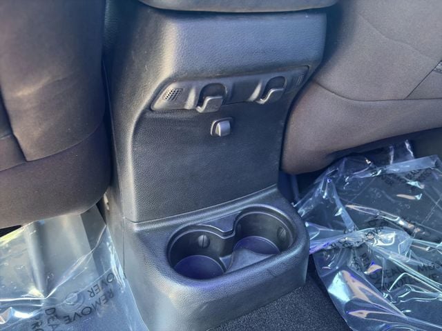 2015 Jeep Wrangler Unlimited 4WD 4dr Sport - 23031433 - 18