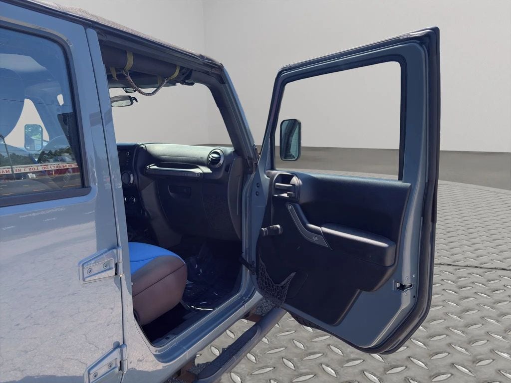 2015 Jeep Wrangler Unlimited 4WD 4dr Sport - 23031433 - 22