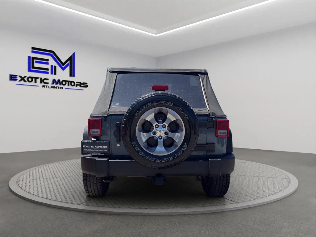 2015 Jeep Wrangler Unlimited 4WD 4dr Sport - 23031433 - 3