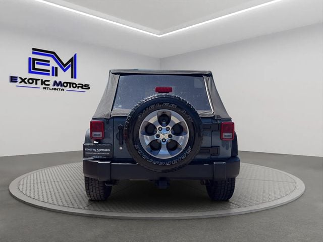 2015 Jeep Wrangler Unlimited 4WD 4dr Sport - 23031433 - 3