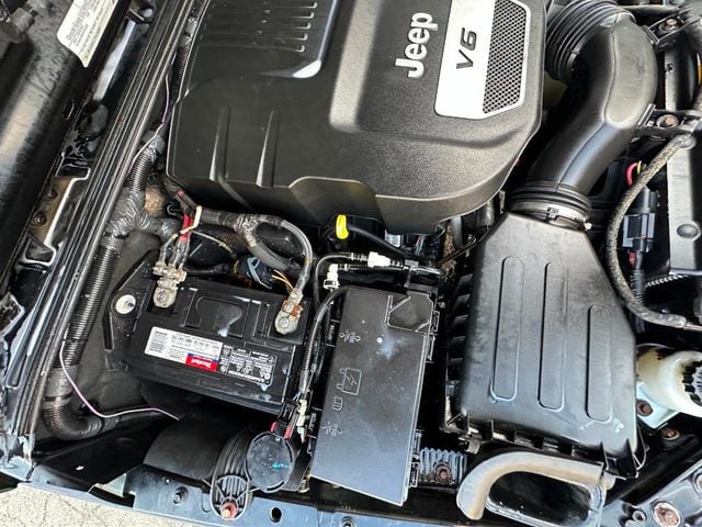 2015 Jeep Wrangler Unlimited 4WD 4dr Sport - 22884314 - 12