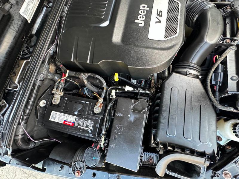 2015 Jeep Wrangler Unlimited 4WD 4dr Sport - 22884314 - 12