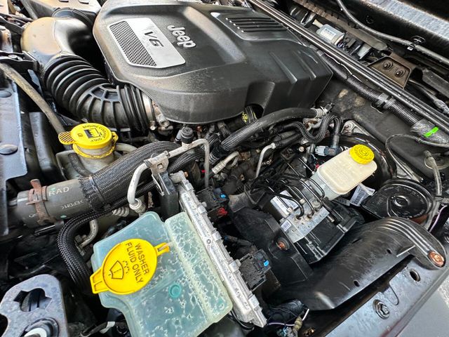 2015 Jeep Wrangler Unlimited 4WD 4dr Sport - 22884314 - 13