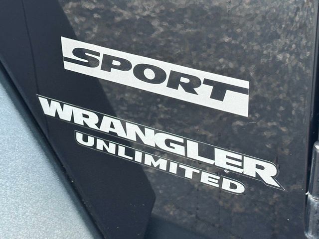 2015 Jeep Wrangler Unlimited 4WD 4dr Sport - 22884314 - 15