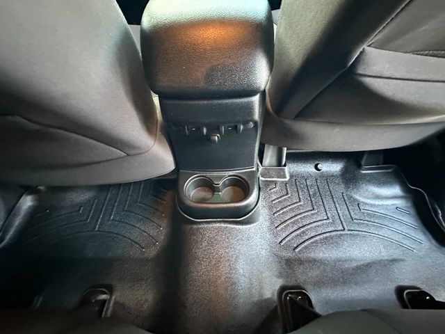 2015 Jeep Wrangler Unlimited 4WD 4dr Sport - 22884314 - 25
